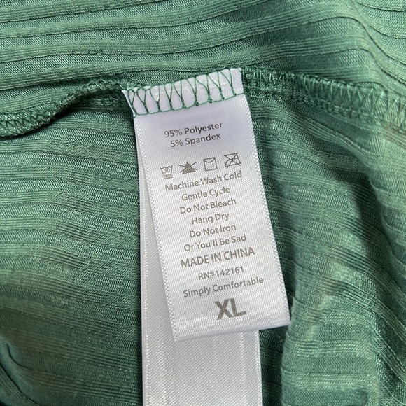 LulaRoe Roselyn style flutter sleeve style dress.Side pockets. Size XL. - Picture 11 of 12